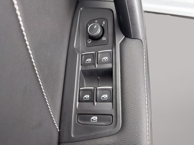 2022 White Pearl Volkswagen Tiguan 2.0T SEL R-Line AWD SUV