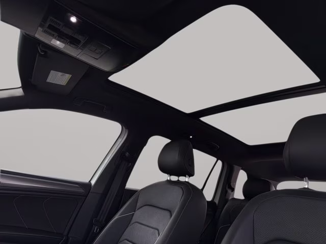 2022 White Pearl Volkswagen Tiguan 2.0T SEL R-Line AWD SUV