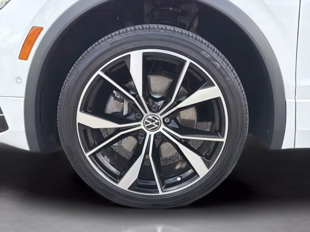 2022 White Pearl Volkswagen Tiguan 2.0T SEL R-Line AWD SUV