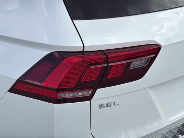 2022 White Pearl Volkswagen Tiguan 2.0T SEL R-Line AWD SUV