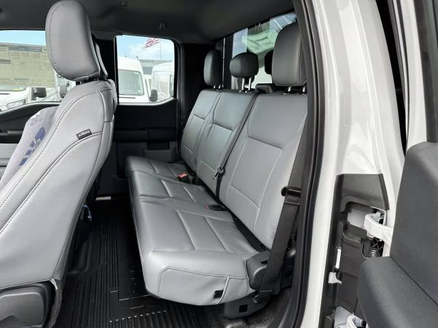 2025 Oxford White Ford Super Duty F-450 DRW XL 4WD SuperCab 192 WB 84 CA 4X4 Truck