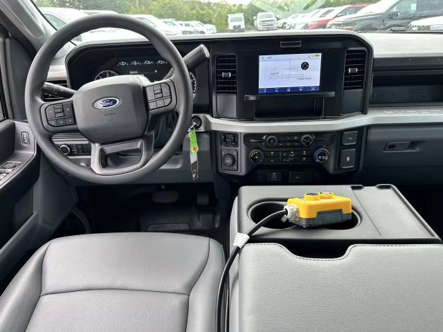 2025 Oxford White Ford Super Duty F-450 DRW XL 4WD SuperCab 192 WB 84 CA 4X4 Truck