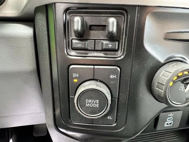 2025 Oxford White Ford Super Duty F-450 DRW XL 4WD SuperCab 192 WB 84 CA 4X4 Truck