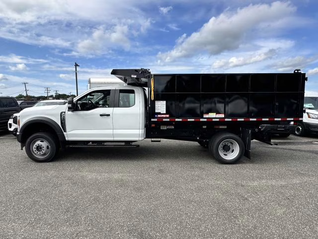 2025 Oxford White Ford Super Duty F-450 DRW XL 4WD SuperCab 192 WB 84 CA 4X4 Truck