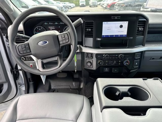 2025 Oxford White Ford Super Duty F-550 DRW XL 4WD SuperCab 168 WB 60 CA 4X4 Truck