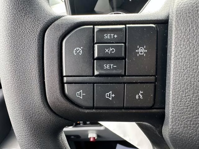 2025 Oxford White Ford Super Duty F-550 DRW XL 4WD SuperCab 168 WB 60 CA 4X4 Truck