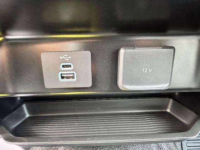 2025 Oxford White Ford Super Duty F-550 DRW XL 4WD SuperCab 168 WB 60 CA 4X4 Truck