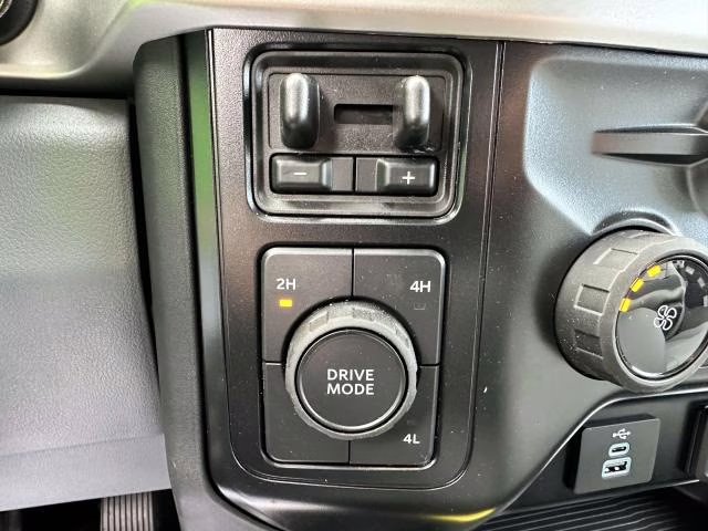 2025 Oxford White Ford Super Duty F-550 DRW XL 4WD SuperCab 168 WB 60 CA 4X4 Truck