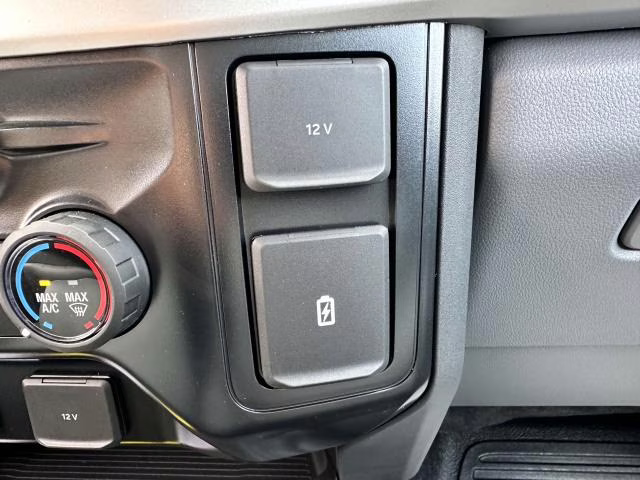 2025 Oxford White Ford Super Duty F-550 DRW XL 4WD SuperCab 168 WB 60 CA 4X4 Truck