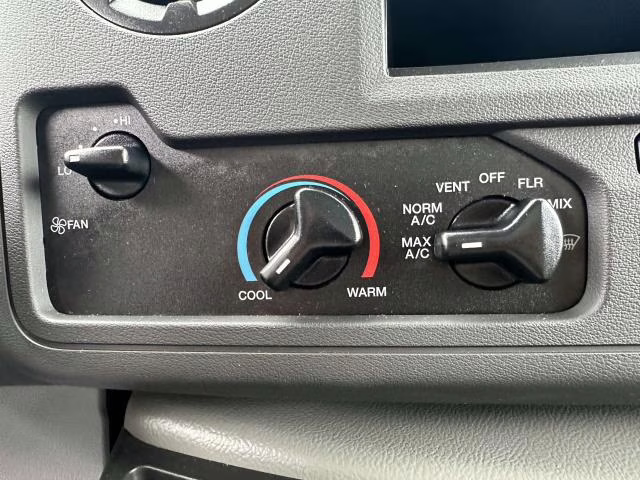 2026 Oxford White Ford E-Series Cutaway E-350 SRW 138 WB RWD Specialty Vehicle