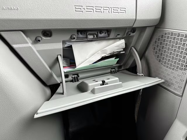 2026 Oxford White Ford E-Series Cutaway E-350 SRW 138 WB RWD Specialty Vehicle