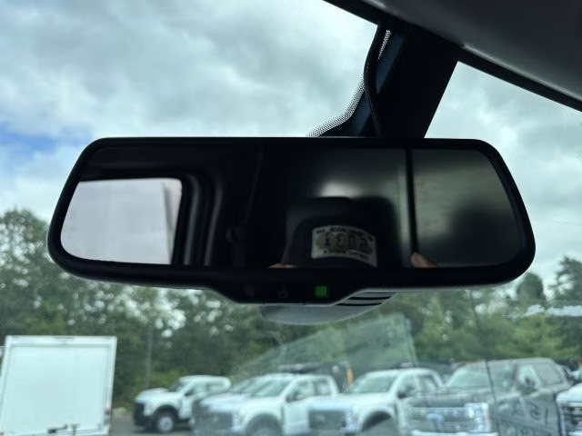 2025 Oxford White Ford E-Series Cutaway E-350 SRW 138 WB RWD Specialty Vehicle