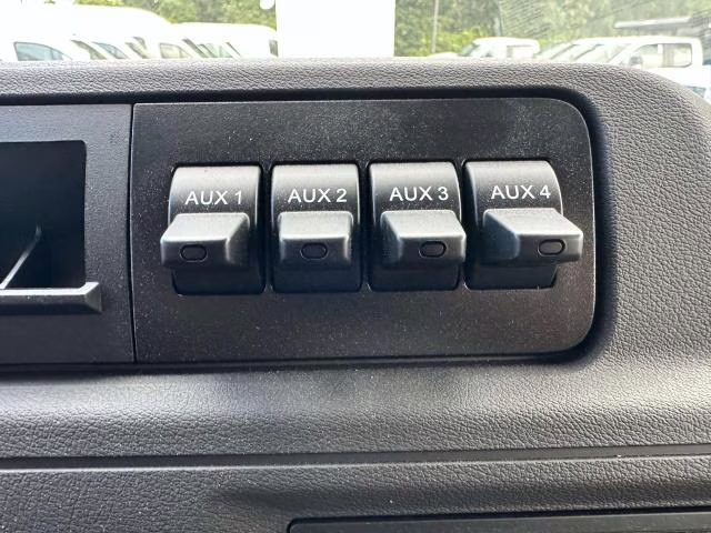 2025 Oxford White Ford E-Series Cutaway E-350 SRW 138 WB RWD Specialty Vehicle