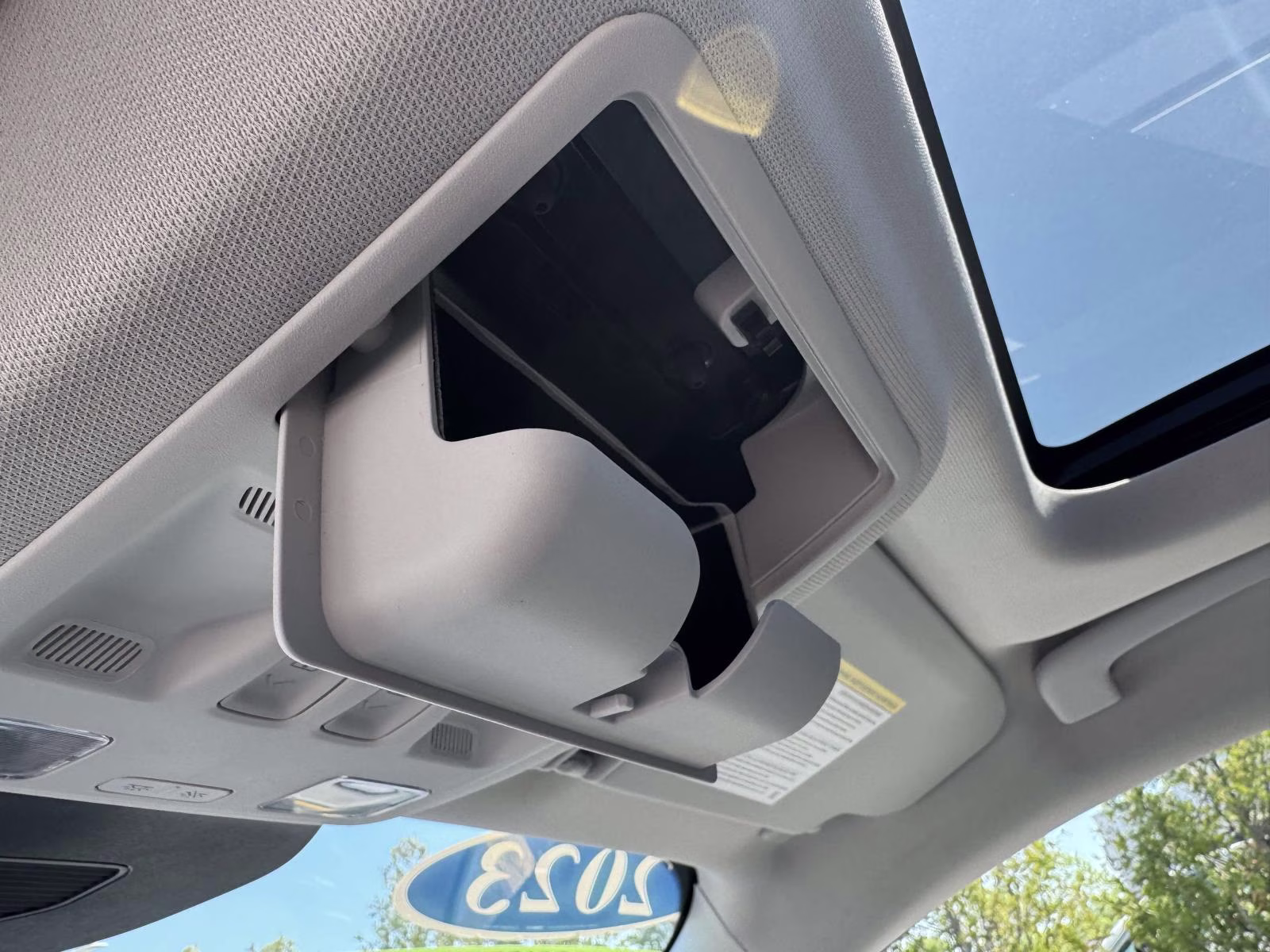 2023 Star White Metallic Tri-Coat Ford Escape PHEV FWD FWD SUV