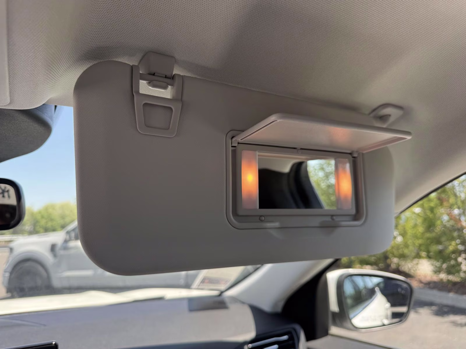 2023 Star White Metallic Tri-Coat Ford Escape PHEV FWD FWD SUV