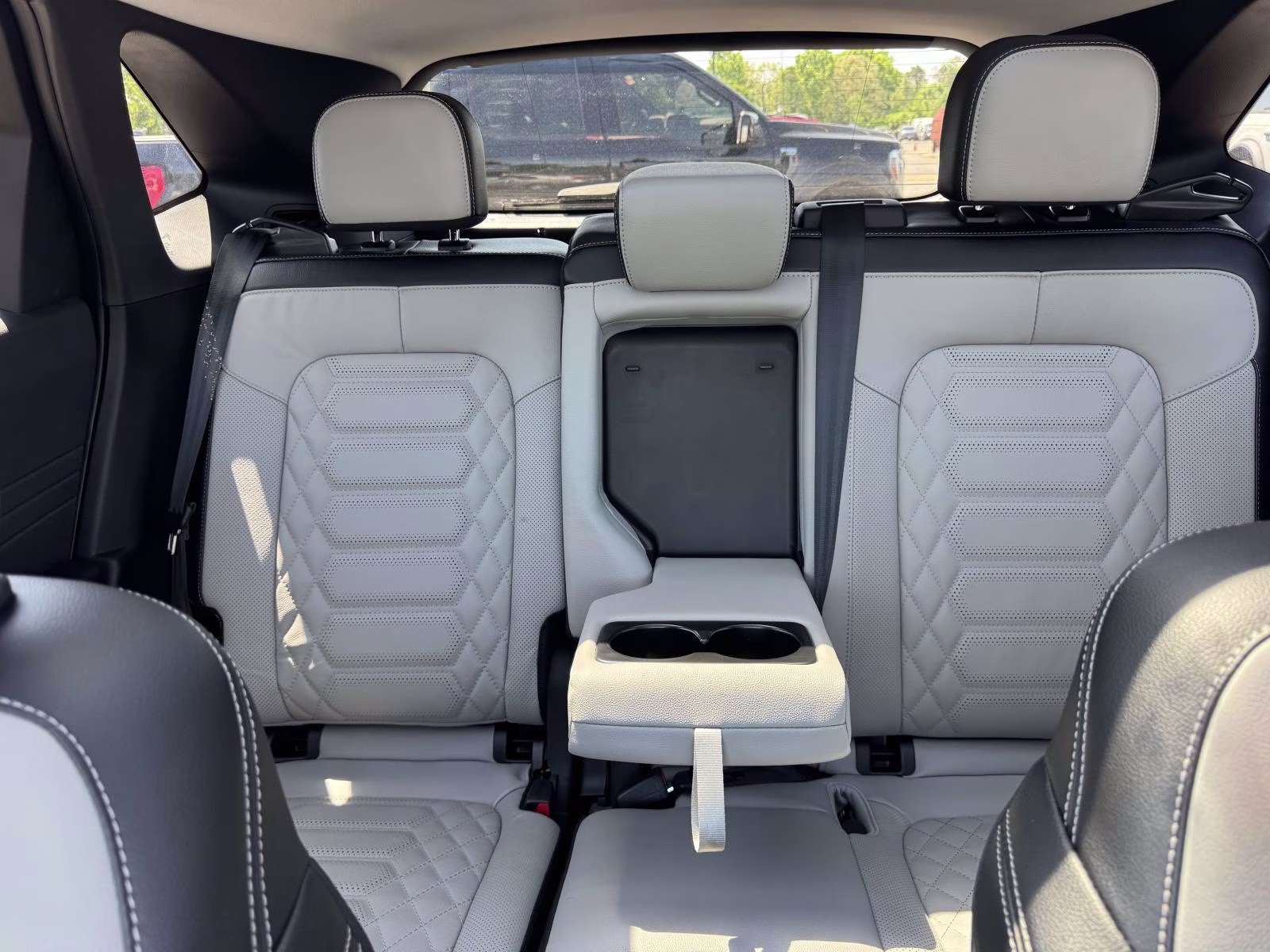 2023 Star White Metallic Tri-Coat Ford Escape PHEV FWD FWD SUV