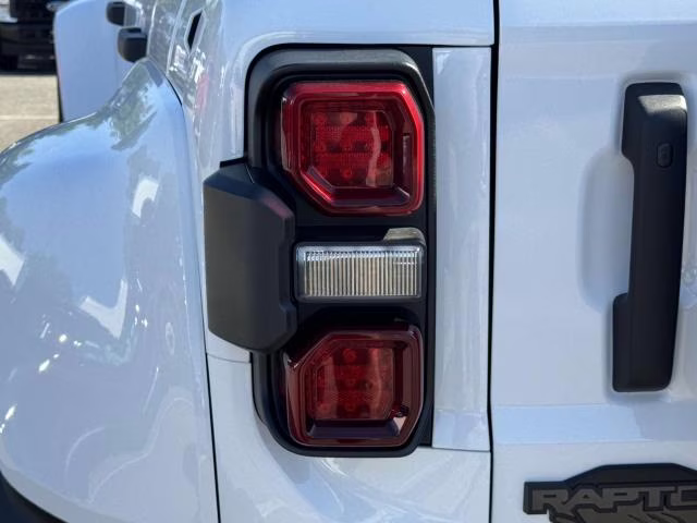 2025 Oxford White Ford Bronco Raptor 4 Door Advanced 4x4 4X4 SUV