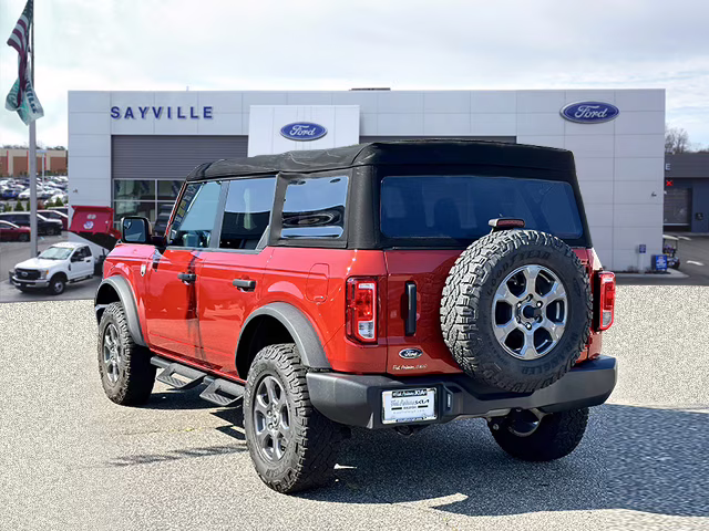 2023 Hot Pepper Red Metallic Tinted Clearcoat Ford Bronco Big Bend 4 Door 4x4 4X4 SUV