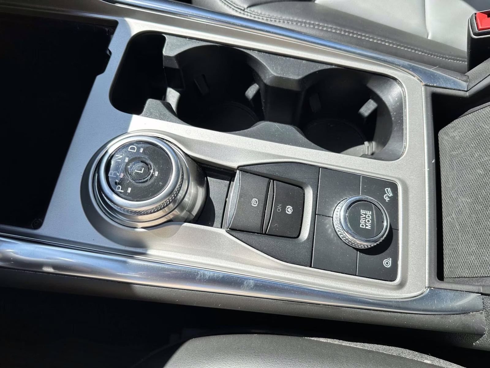 2023 Iconic Silver Metallic Ford Explorer XLT 4WD 4X4 SUV