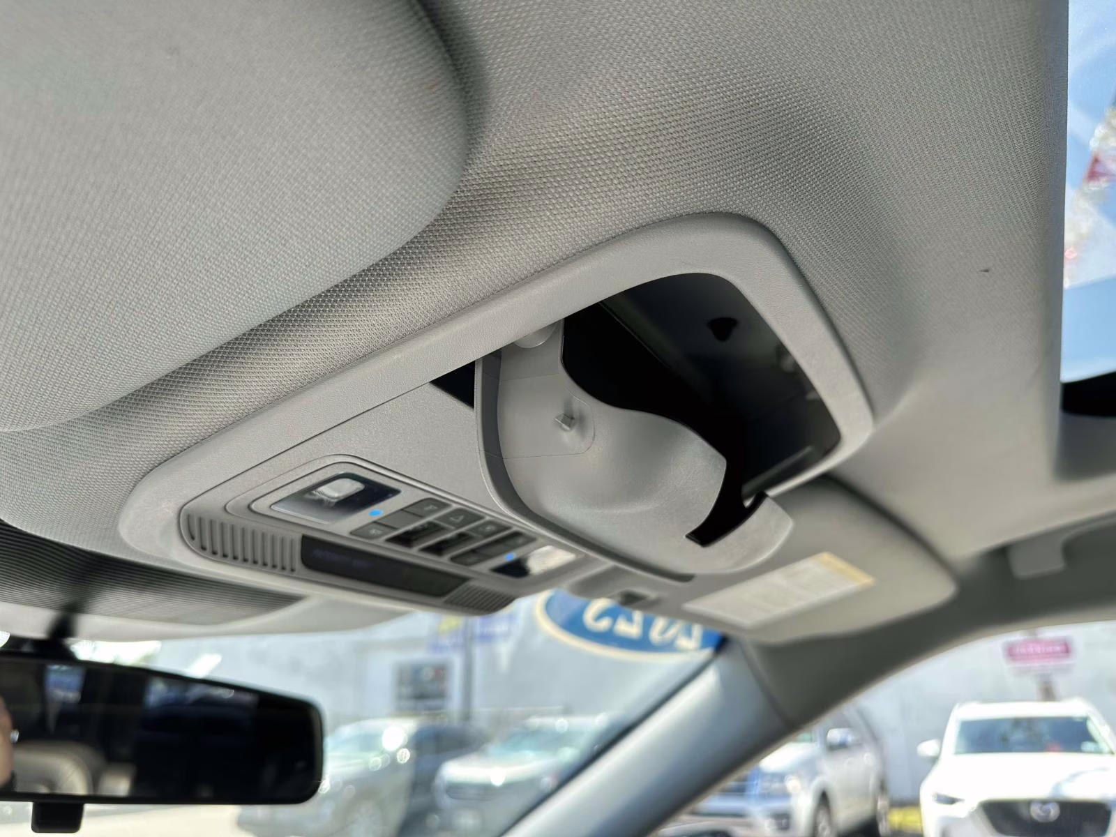 2023 Iconic Silver Metallic Ford Explorer XLT 4WD 4X4 SUV