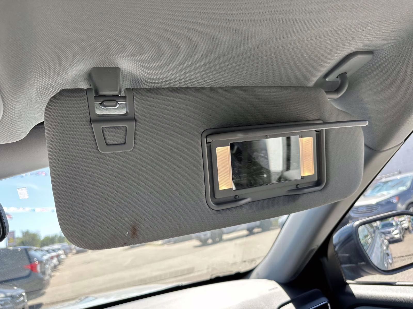 2023 Iconic Silver Metallic Ford Explorer XLT 4WD 4X4 SUV