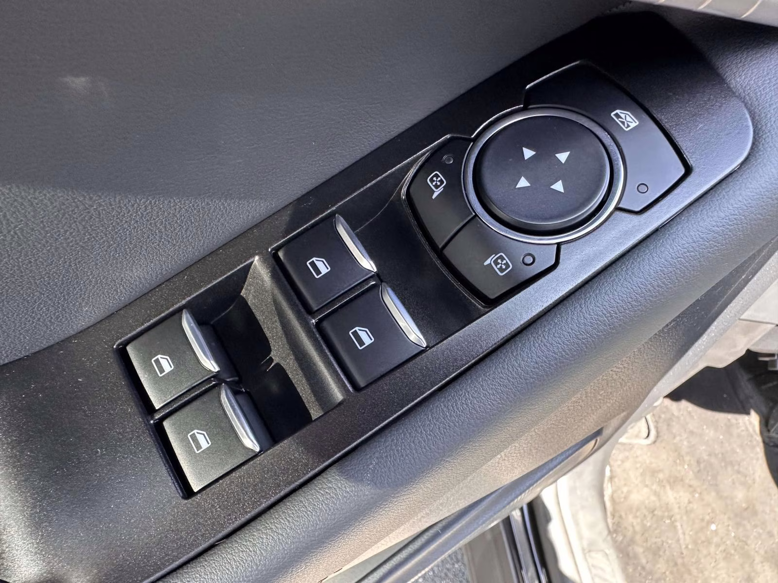 2025 Agate Black Metallic Ford Explorer Active 4WD 4X4 SUV