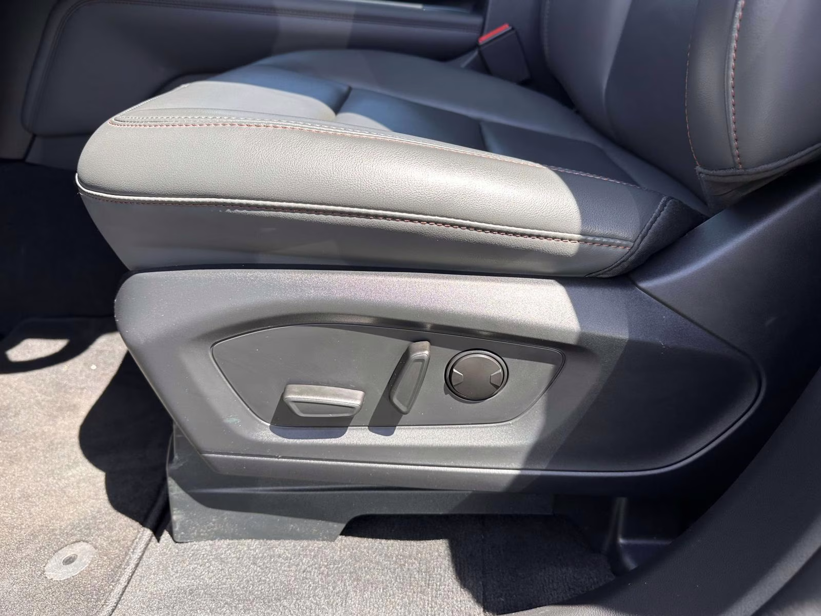 2025 Agate Black Metallic Ford Explorer Active 4WD 4X4 SUV