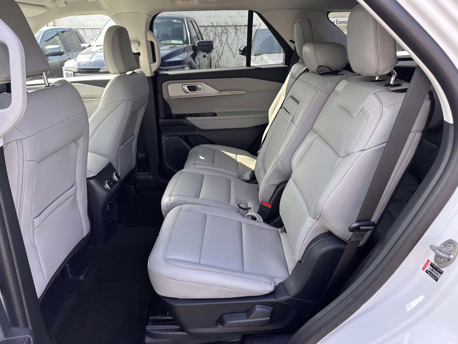 2025 Space White Metallic Ford Explorer Active 4WD 4X4 SUV