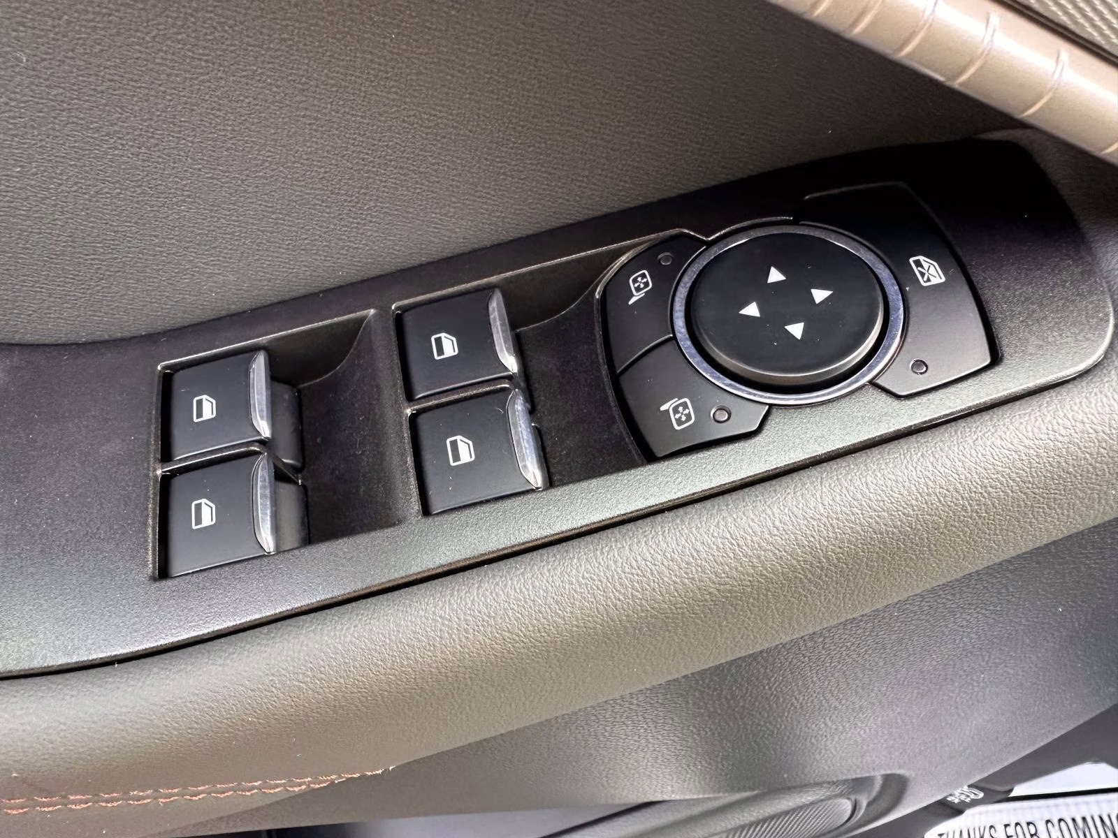 2025 Space White Metallic Ford Explorer Active 4WD 4X4 SUV