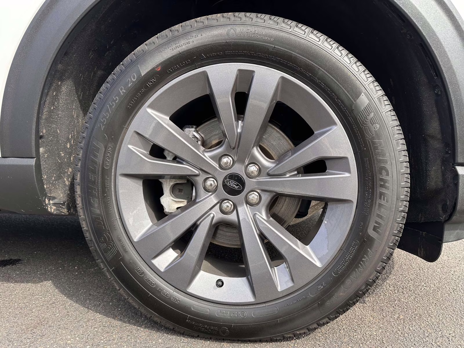 2025 Space White Metallic Ford Explorer Active 4WD 4X4 SUV