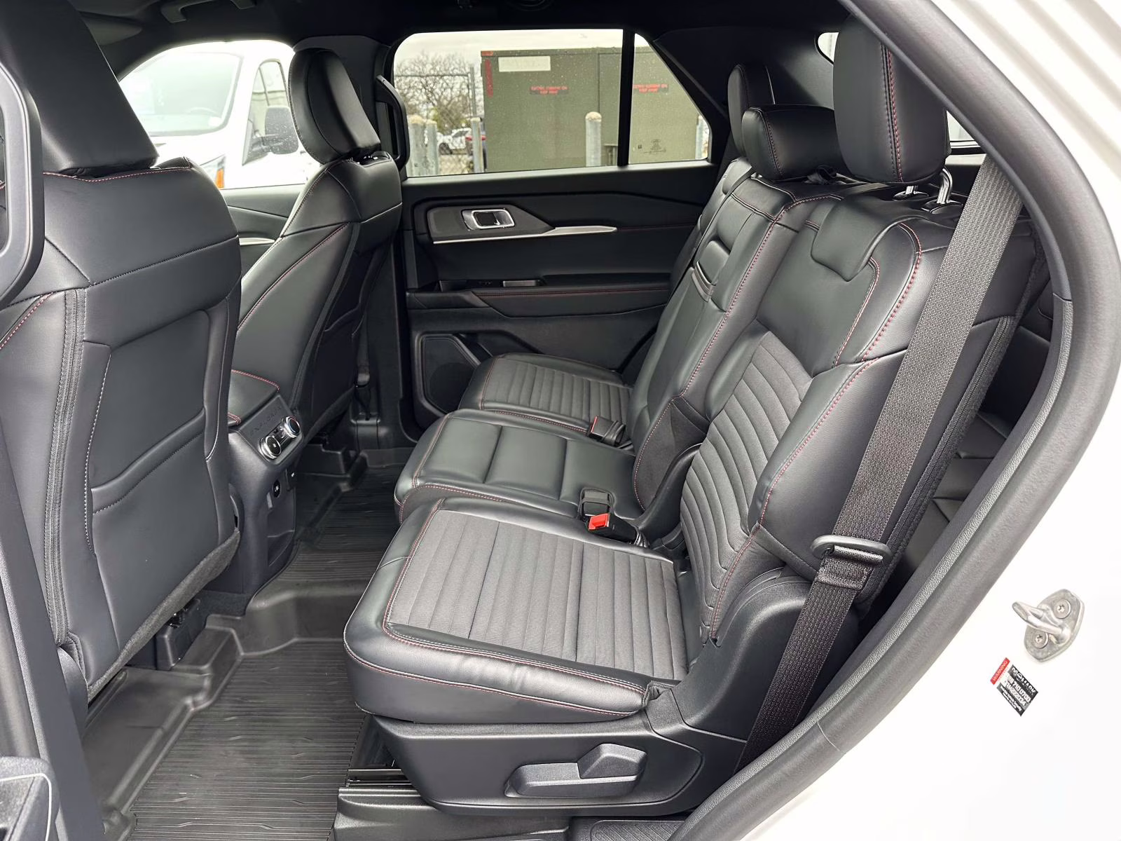 2025 Star White Metallic Tri-Coat Ford Explorer ST-Line 4WD 4X4 SUV