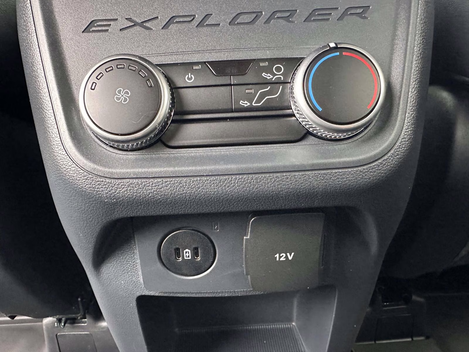 2025 Star White Metallic Tri-Coat Ford Explorer ST-Line 4WD 4X4 SUV