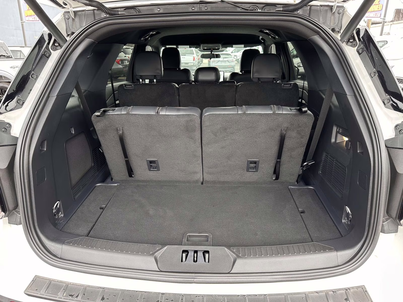2025 Star White Metallic Tri-Coat Ford Explorer ST-Line 4WD 4X4 SUV