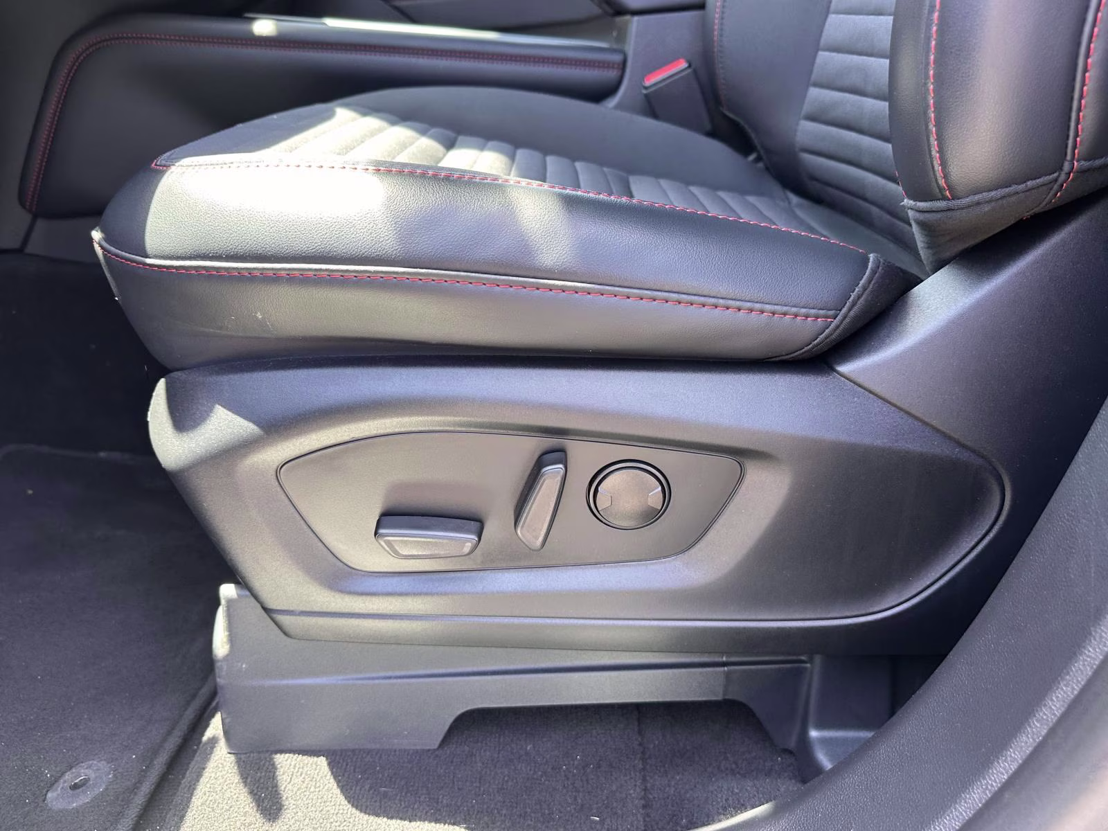 2025 Vapor Blue Metallic Ford Explorer ST-Line 4WD 4X4 SUV