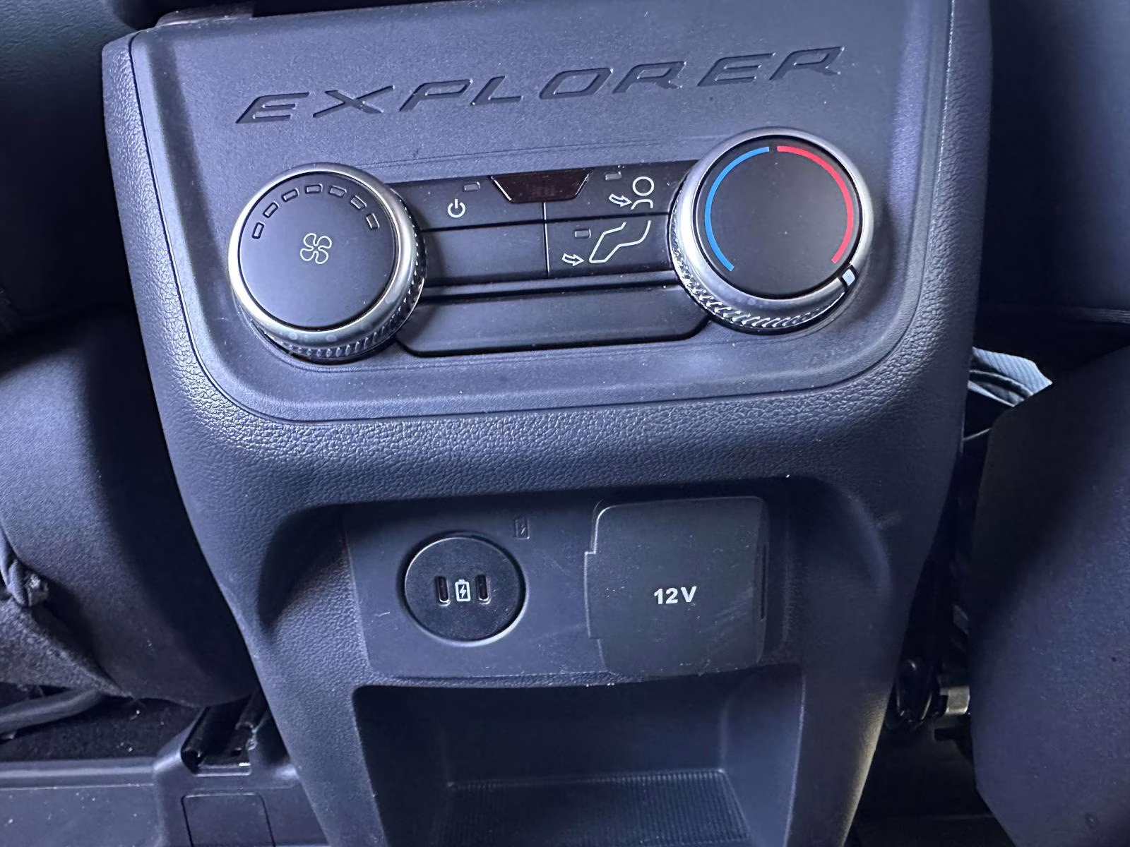 2025 Rapid Red Metallic Tinted Clearcoat Ford Explorer ST-Line 4WD 4X4 SUV