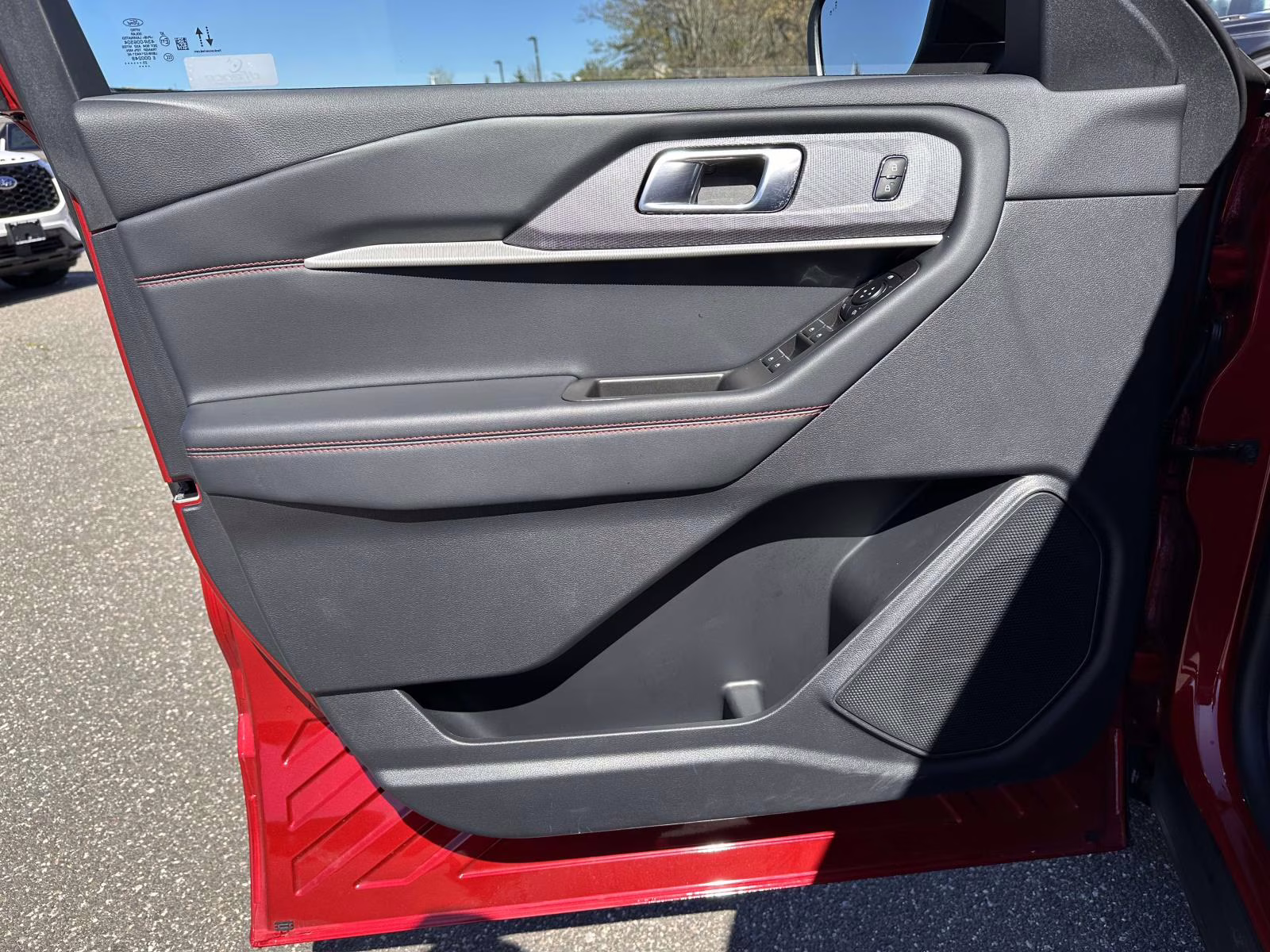 2025 Rapid Red Metallic Tinted Clearcoat Ford Explorer ST-Line 4WD 4X4 SUV