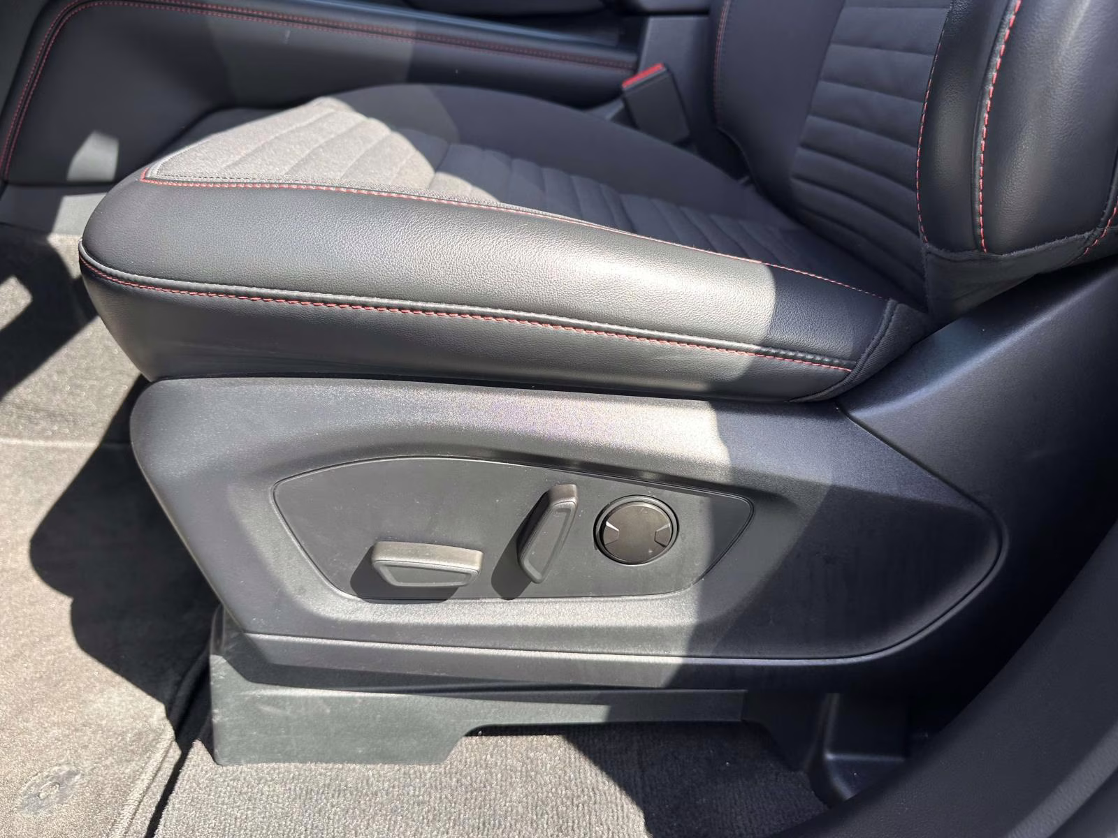 2025 Vapor Blue Metallic Ford Explorer ST-Line 4WD 4X4 SUV