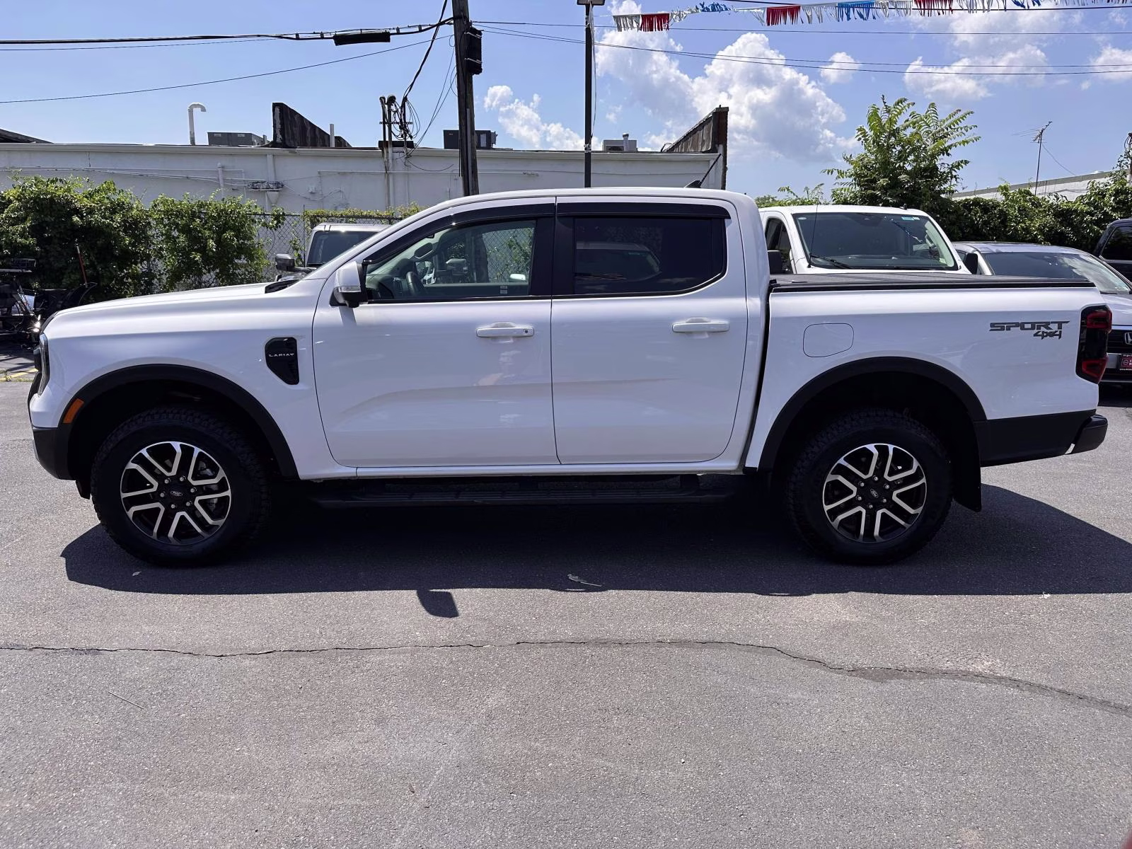 2025 Oxford White Ford Ranger LARIAT 4WD SuperCrew 5' Box 4X4 Truck