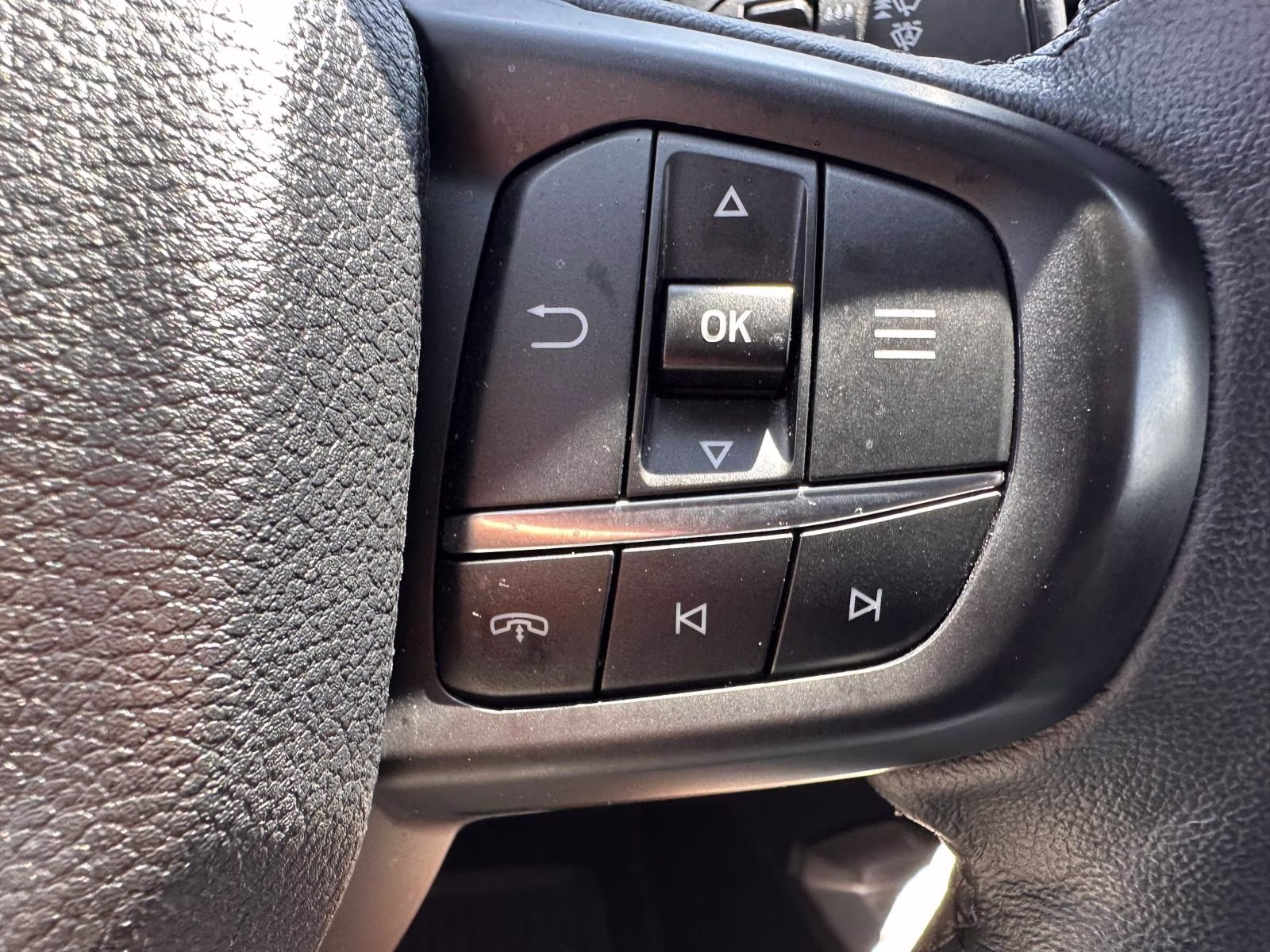 2025 Oxford White Ford Ranger LARIAT 4WD SuperCrew 5' Box 4X4 Truck