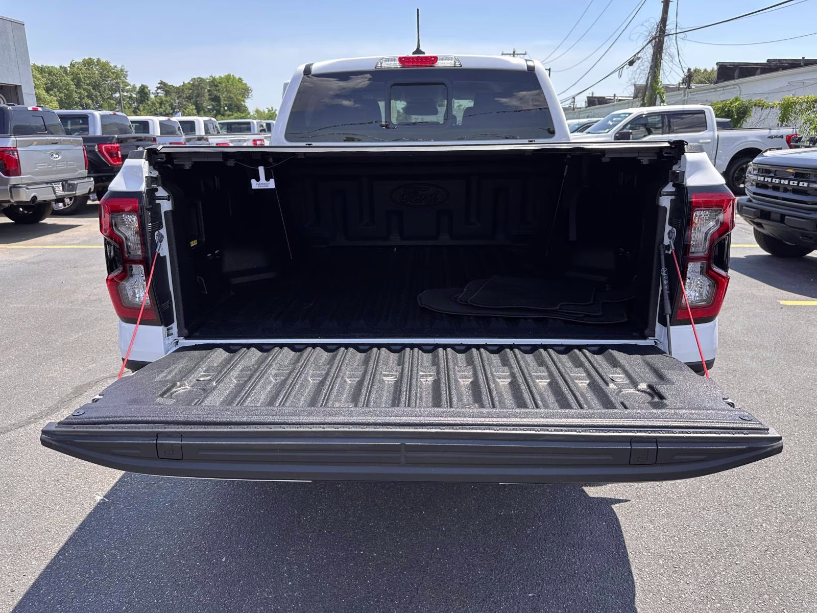 2025 Oxford White Ford Ranger LARIAT 4WD SuperCrew 5' Box 4X4 Truck