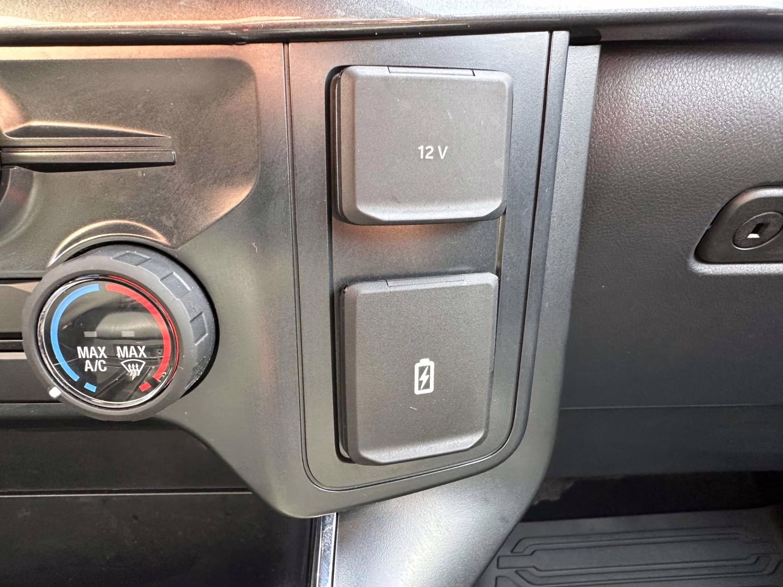 2025 Agate Black Metallic Ford F-150 STX 4WD SuperCrew 5.5' Box 4X4 Truck