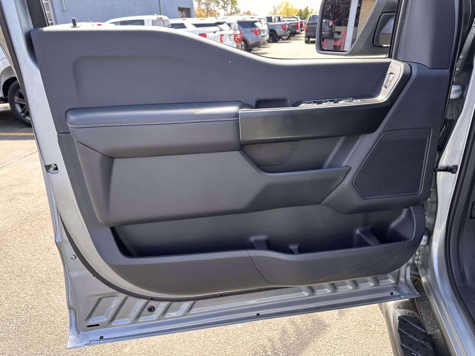 2025 Iconic Silver Metallic Ford F-150 STX 4WD SuperCrew 5.5' Box 4X4 Truck