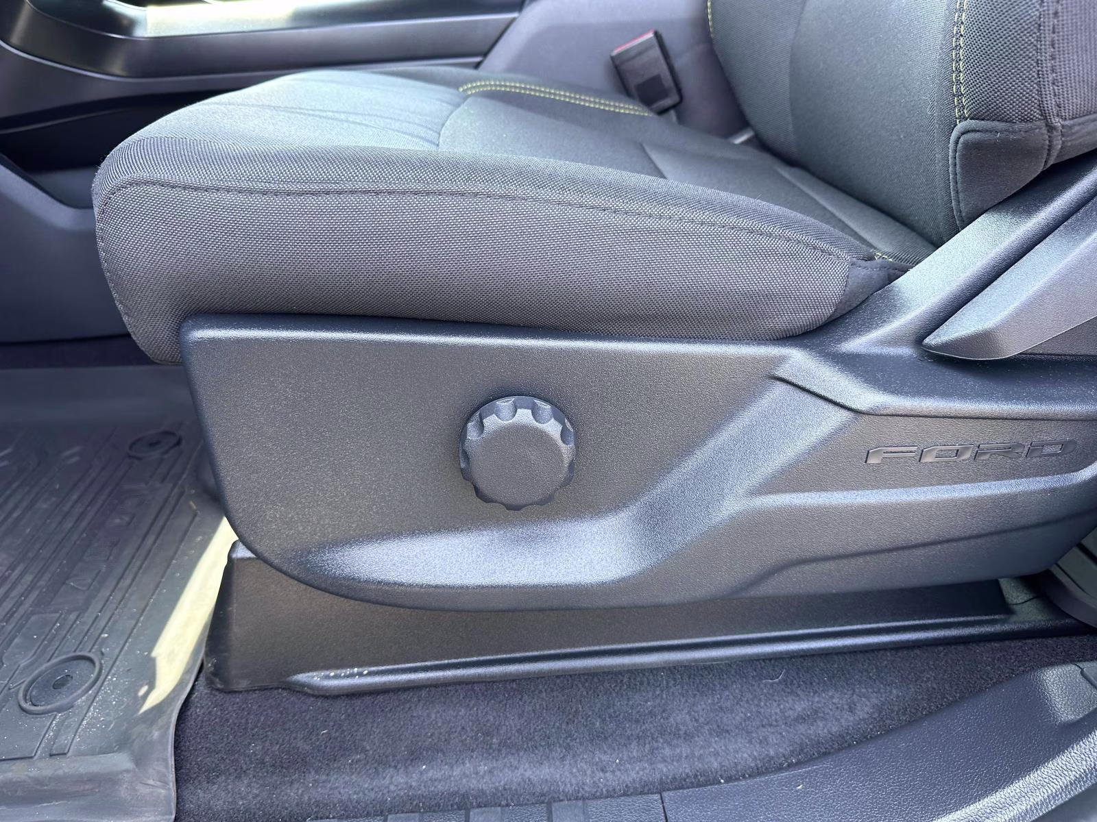 2025 Carbonized Gray Metallic Ford F-150 STX 4WD SuperCrew 5.5' Box 4X4 Truck