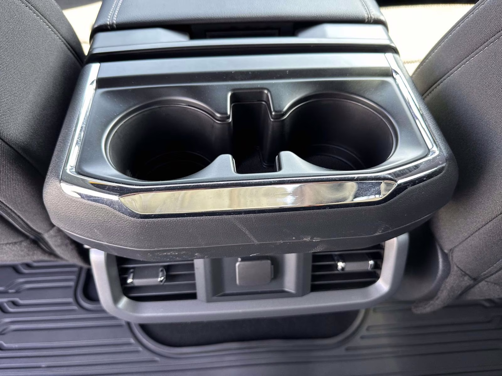 2025 Iconic Silver Metallic Ford F-150 XLT 4WD SuperCrew 5.5' Box 4X4 Truck