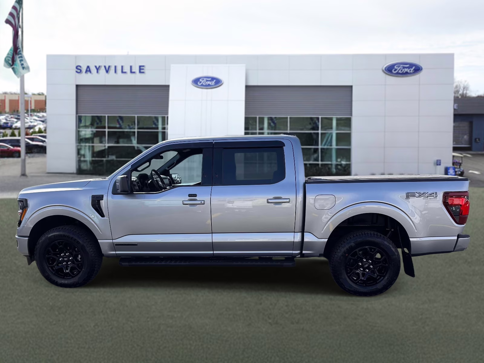 2025 Iconic Silver Metallic Ford F-150 XLT 4WD SuperCrew 5.5' Box 4X4 Truck