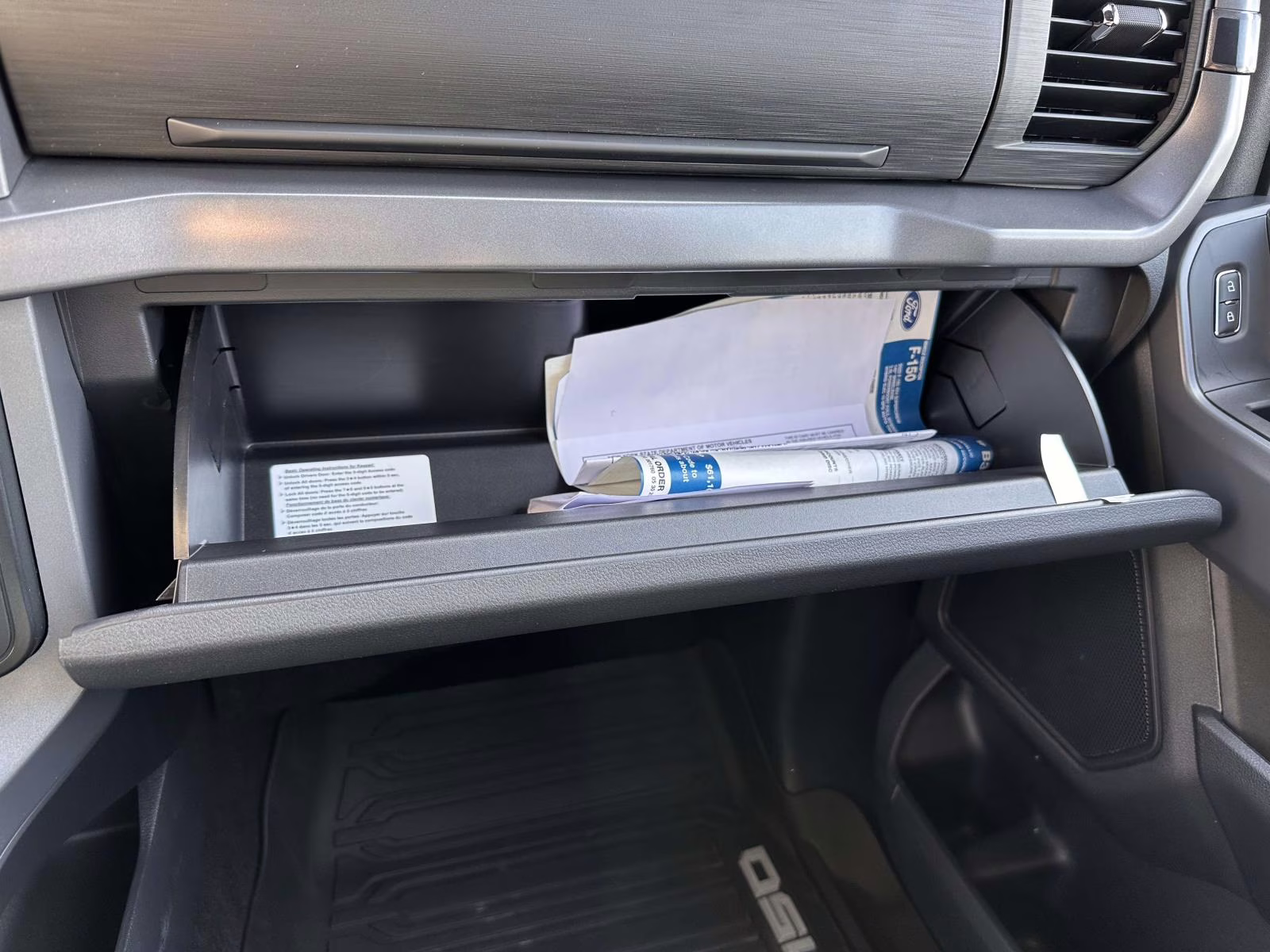 2025 Iconic Silver Metallic Ford F-150 XLT 4WD SuperCrew 5.5' Box 4X4 Truck