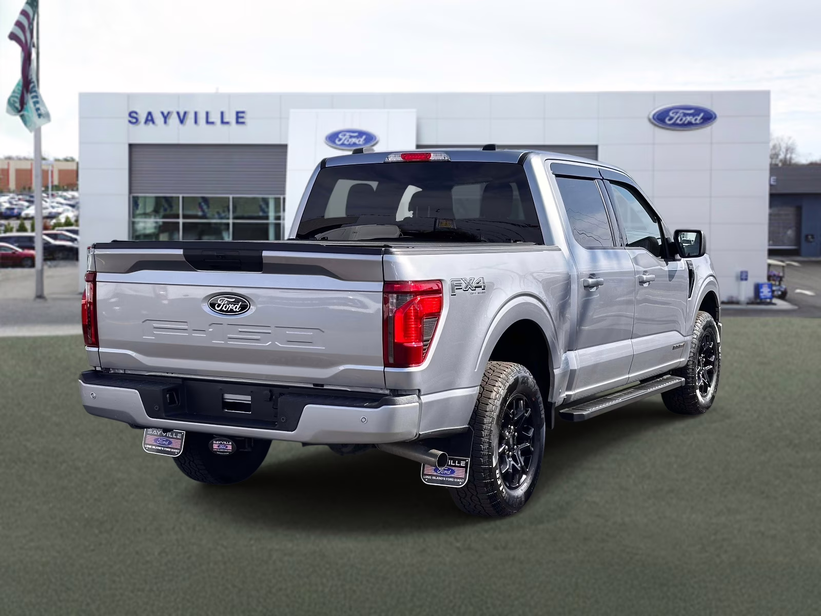 2025 Iconic Silver Metallic Ford F-150 XLT 4WD SuperCrew 5.5' Box 4X4 Truck