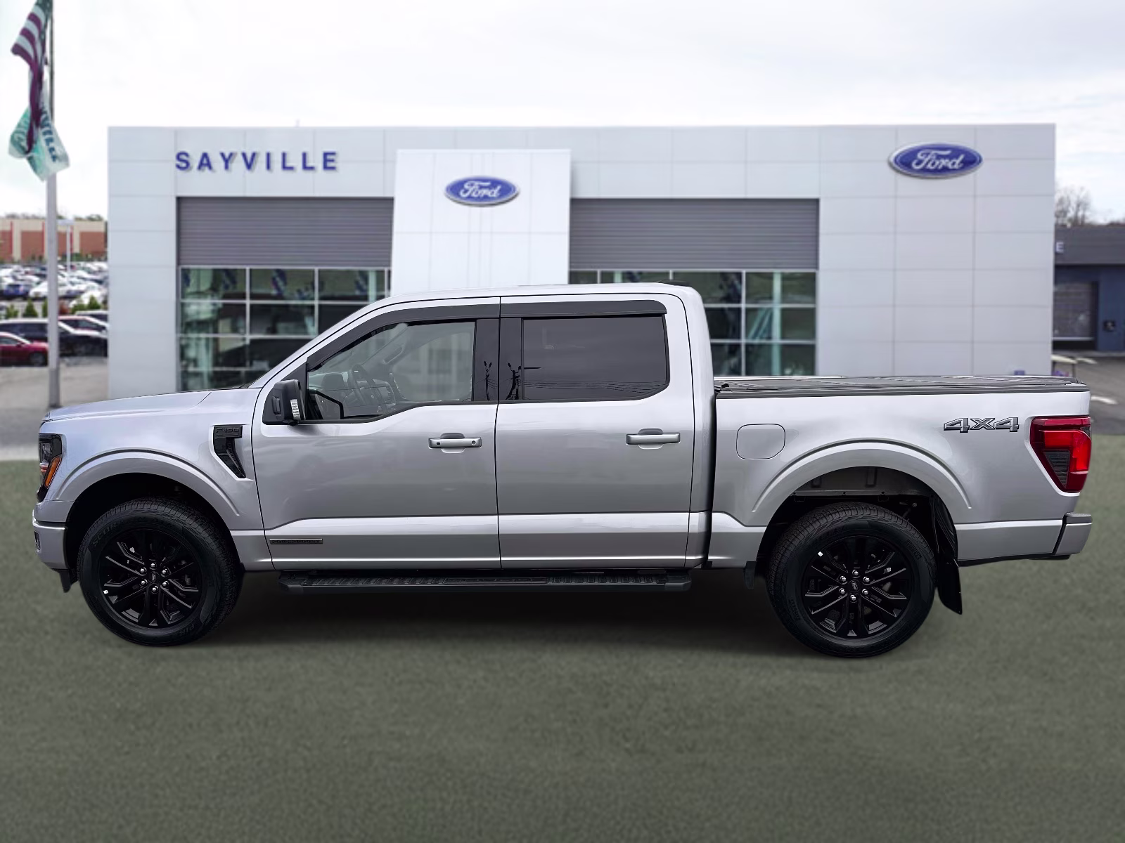 2025 Iconic Silver Metallic Ford F-150 XLT 4WD SuperCrew 5.5' Box 4X4 Truck