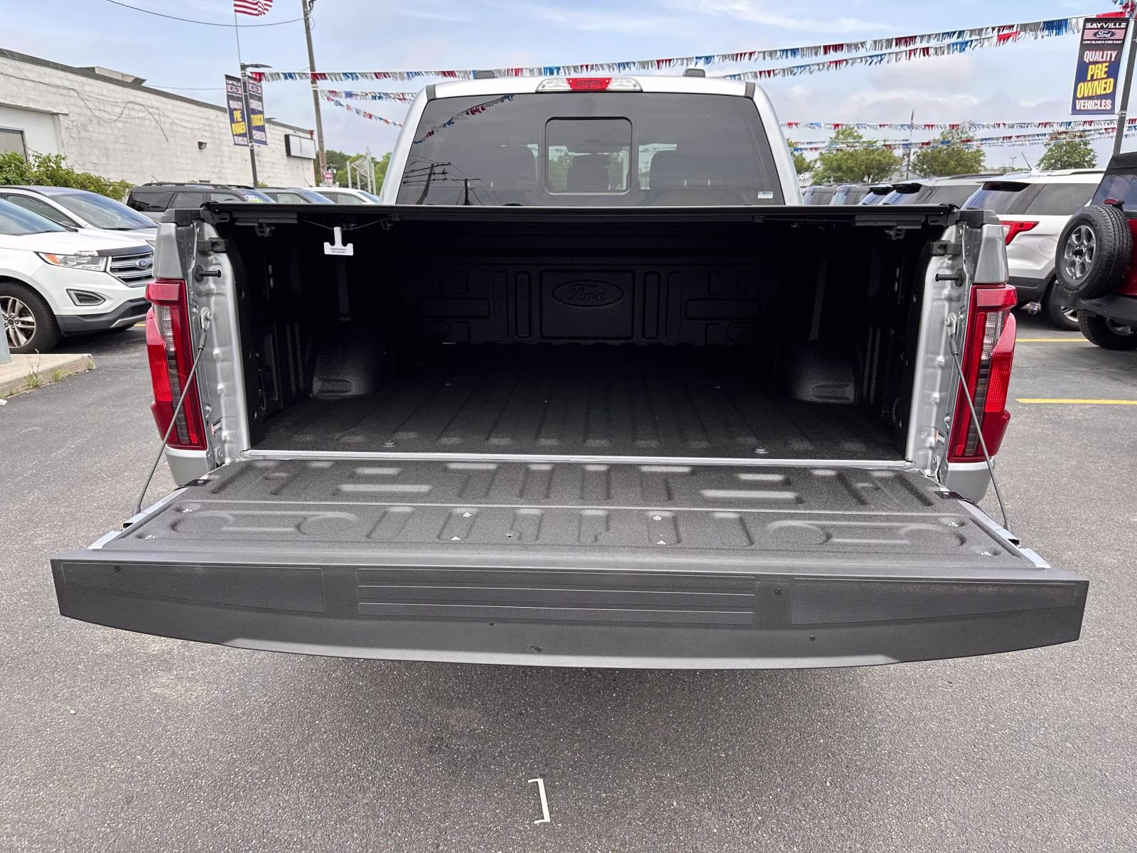 2025 Iconic Silver Metallic Ford F-150 XLT 4WD SuperCrew 5.5' Box 4X4 Truck