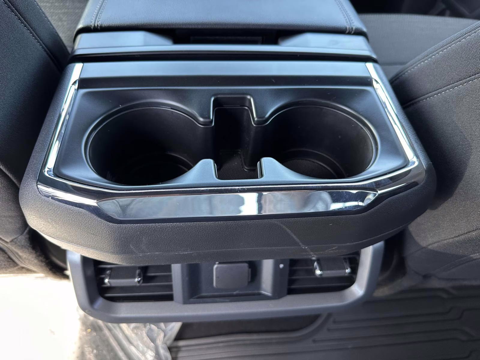 2025 Iconic Silver Metallic Ford F-150 XLT 4WD SuperCrew 5.5' Box 4X4 Truck